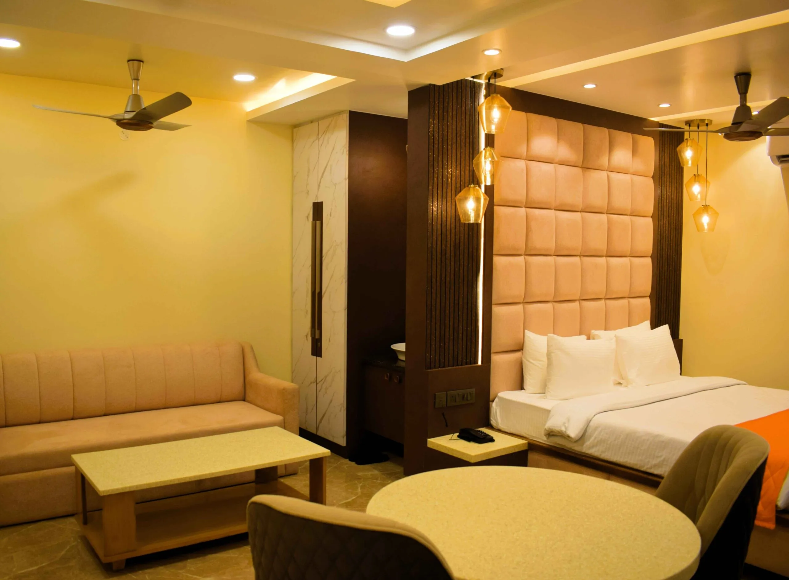 JUNIOR SUITE ROOM 2 Scaled