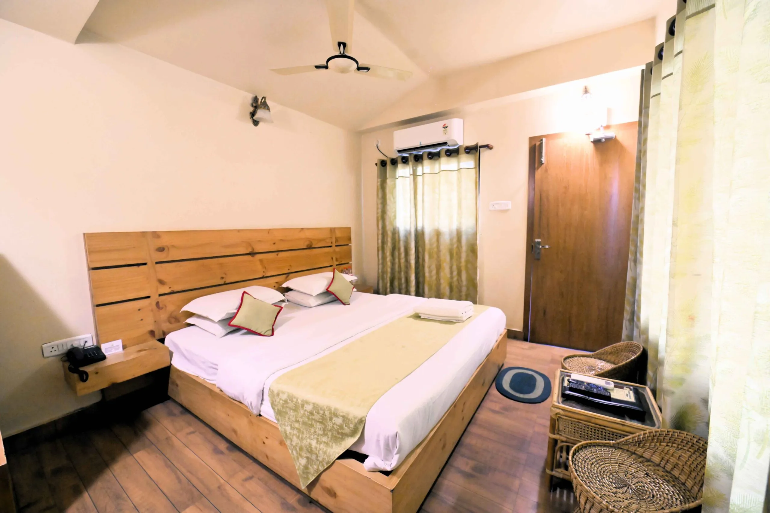 TREE HOUSE BED ROOM 2 Scaled